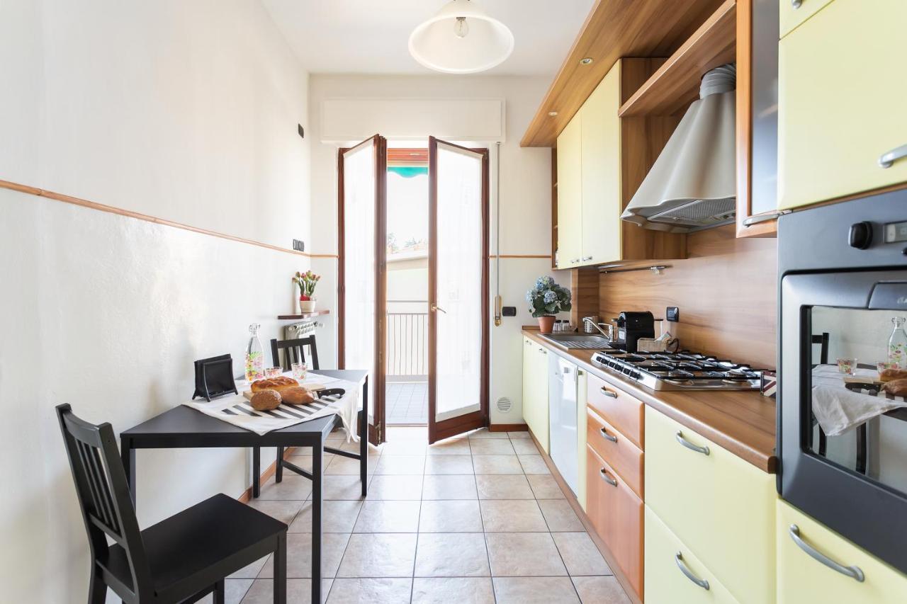Santa Chiara Apartment By Myhomein코모 외부 사진