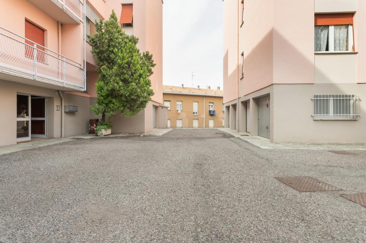 Santa Chiara Apartment By Myhomein코모 외부 사진