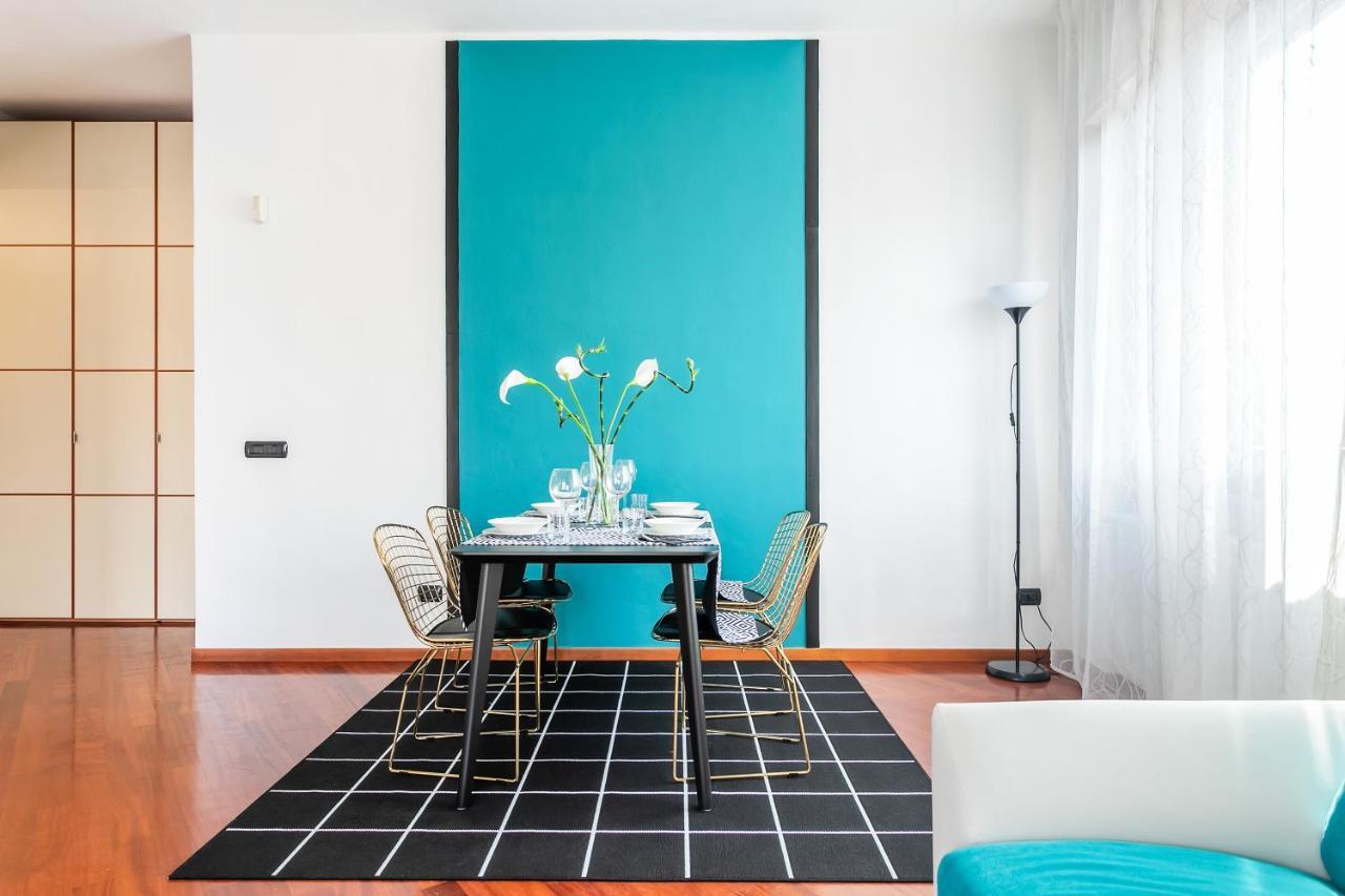 Santa Chiara Apartment By Myhomein코모 외부 사진
